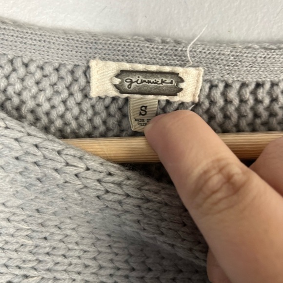 Gimmicks by BKE Grey cable knit sweater size small - Picture 2 of 5